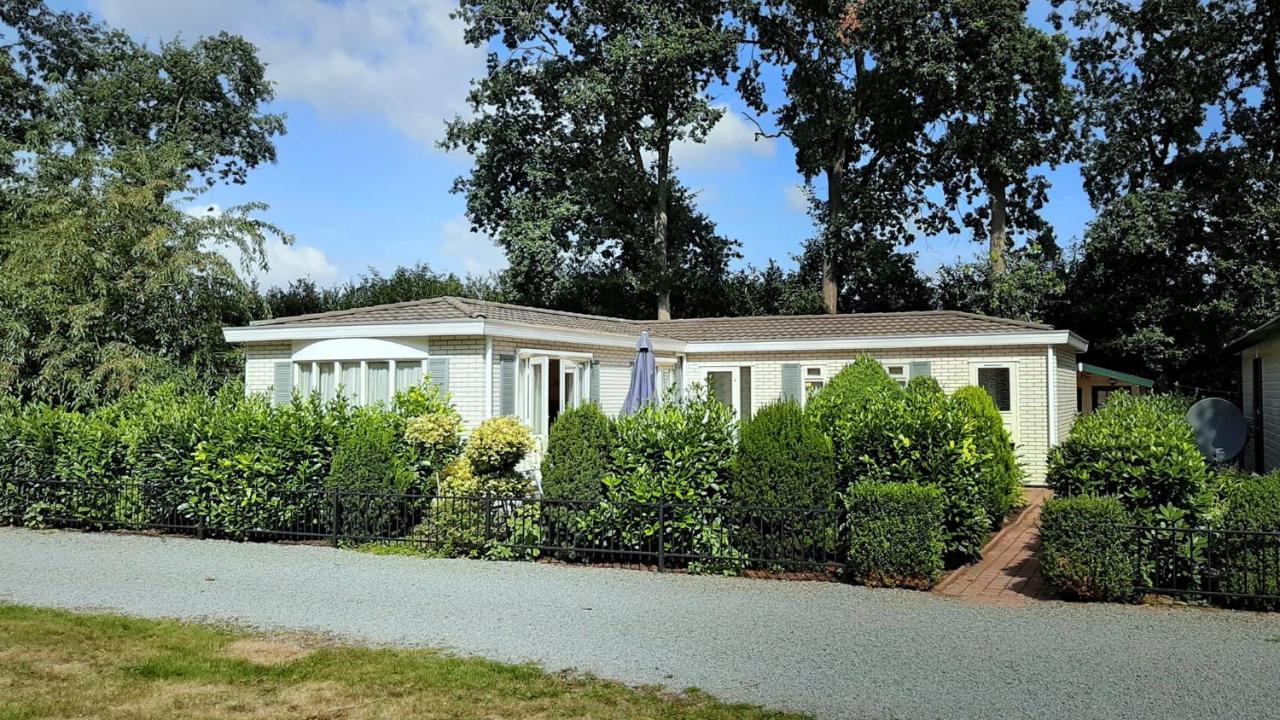 Chalet 42 'Vuursteenberg' Bospark Ijsselheide Zwolle Hattemerbroek ภายนอก รูปภาพ